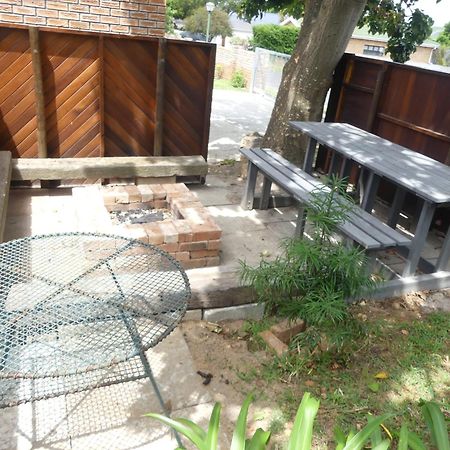 Shalom Self Catering Hotel Kleinmond Luaran gambar