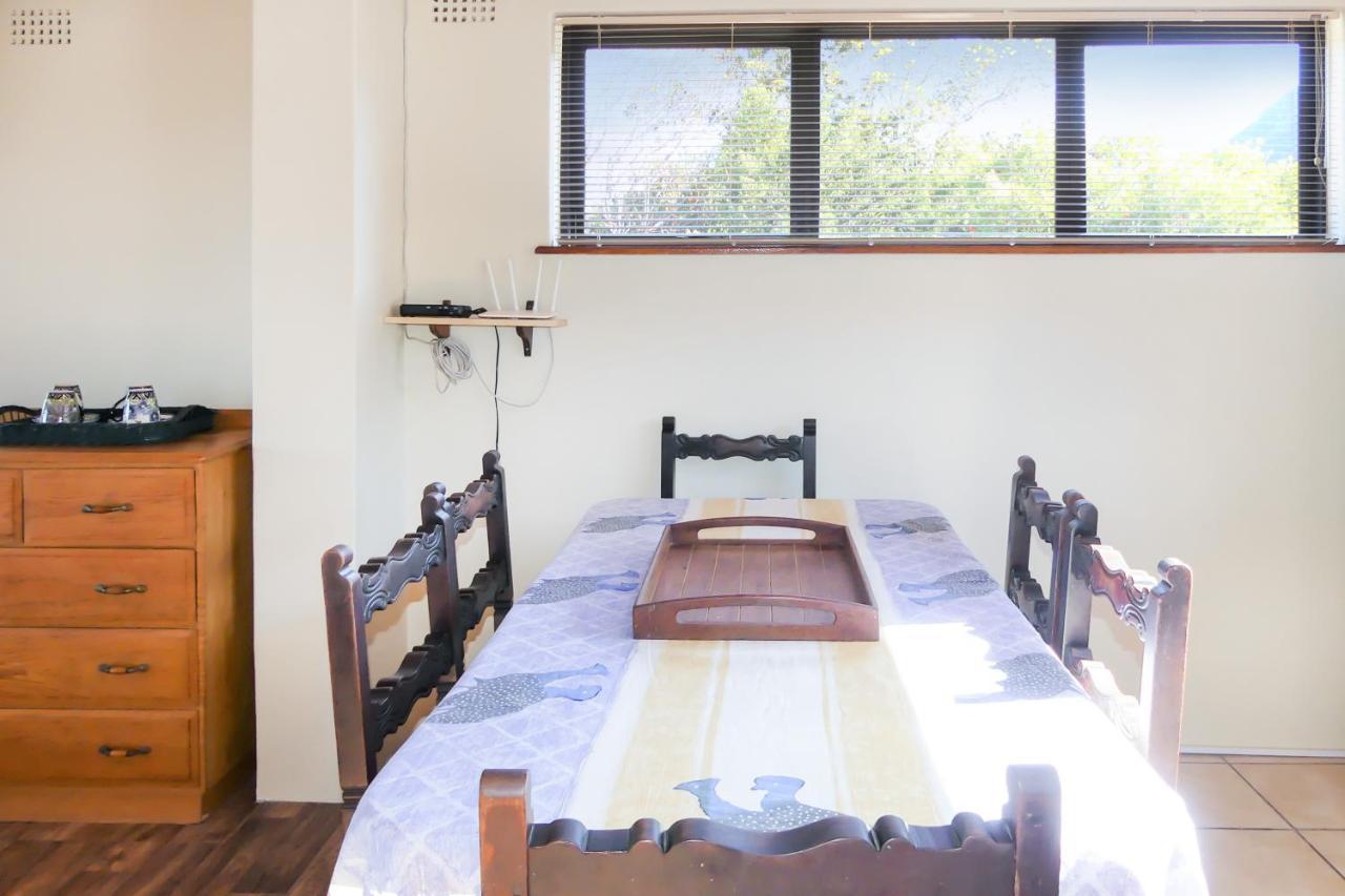Shalom Self Catering Hotel Kleinmond Luaran gambar
